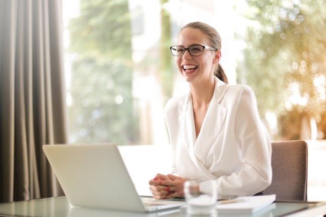 woman-headshot-for-linkedin